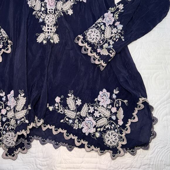 Johnny Was Tunic Top Size XS Blue Gray Floral Mayan Embroidered Blouse Boho - Picture 5 of 16